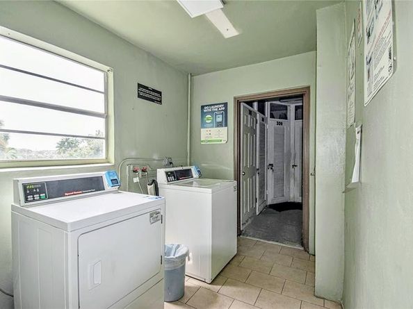 1638 Embassy Dr 308, West Palm Beach FL 33401