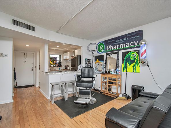 1638 Embassy Dr 308, West Palm Beach FL 33401