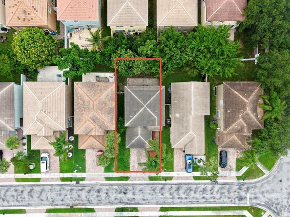 5453 Queenship Court, Greenacres FL 33463