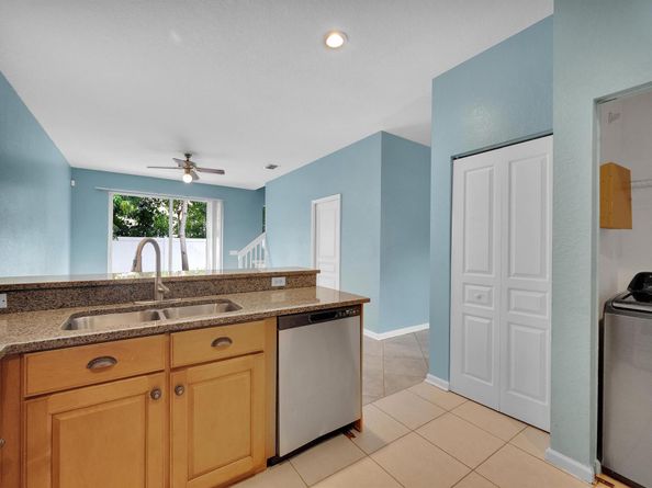5453 Queenship Court, Greenacres FL 33463