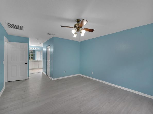 5453 Queenship Court, Greenacres FL 33463