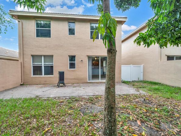 5453 Queenship Court, Greenacres FL 33463
