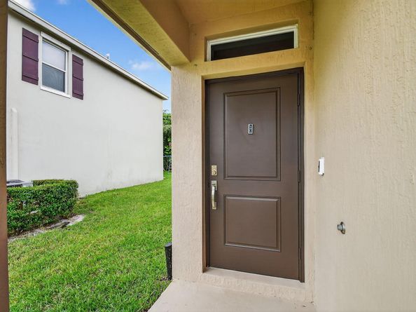 3756 Whitney Park Lane, Greenacres FL 33463