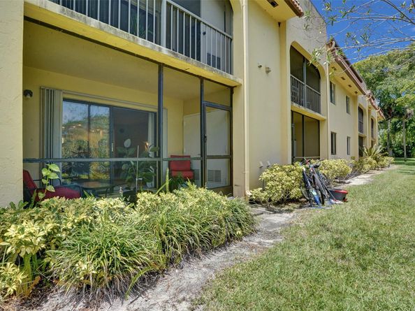 930 SW 9th Street Cir 104, Boca Raton FL 33486