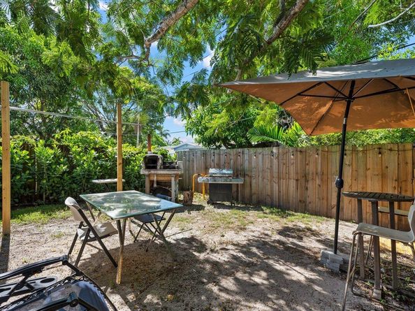 309 SW 7 Street, Hallandale Beach FL 33009