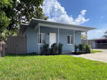 1617 NW 7th St