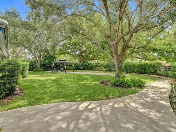 2600 NE 21 Street, Fort Lauderdale FL 33305