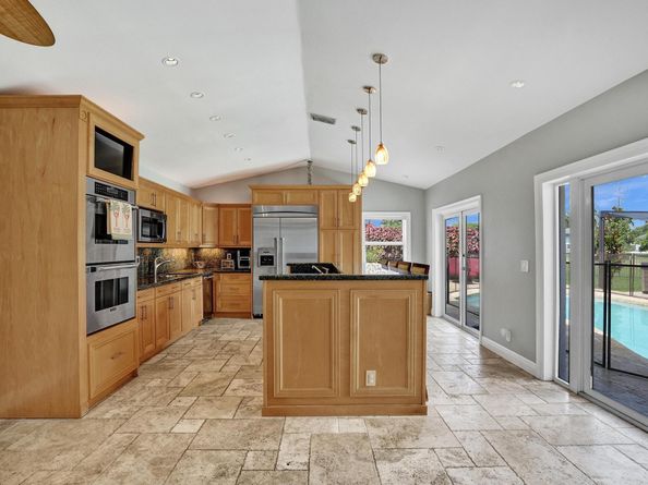 6650 NW 47th St, Coral Springs FL 33067
