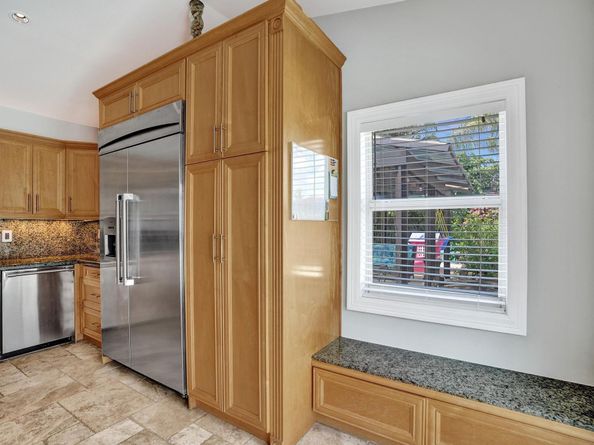 6650 NW 47th St, Coral Springs FL 33067