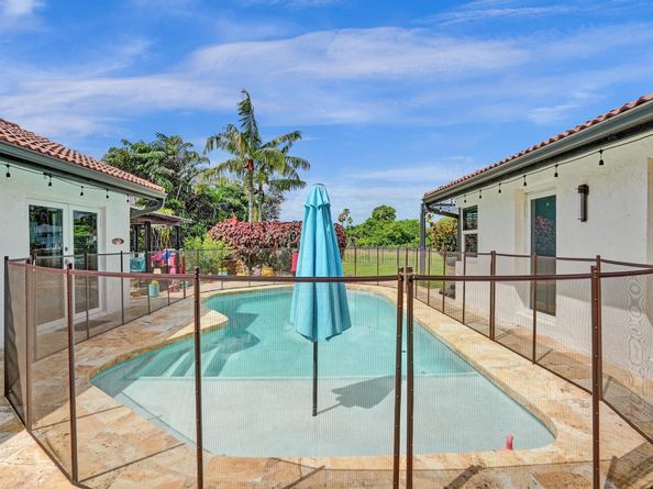6650 NW 47th St, Coral Springs FL 33067