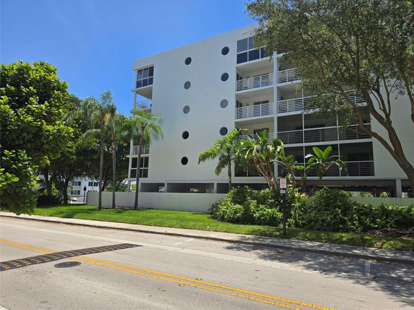 17801 N Bay Rd 301, Sunny Isles Beach FL 33160