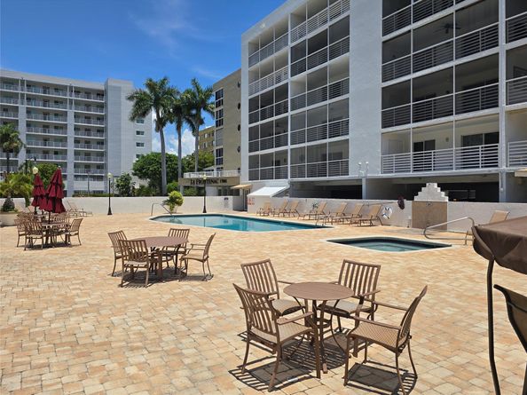 17801 N Bay Rd 301, Sunny Isles Beach FL 33160