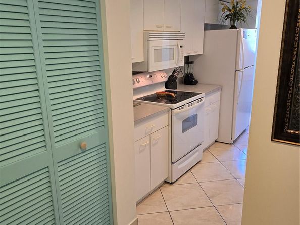 17801 N Bay Rd 301, Sunny Isles Beach FL 33160