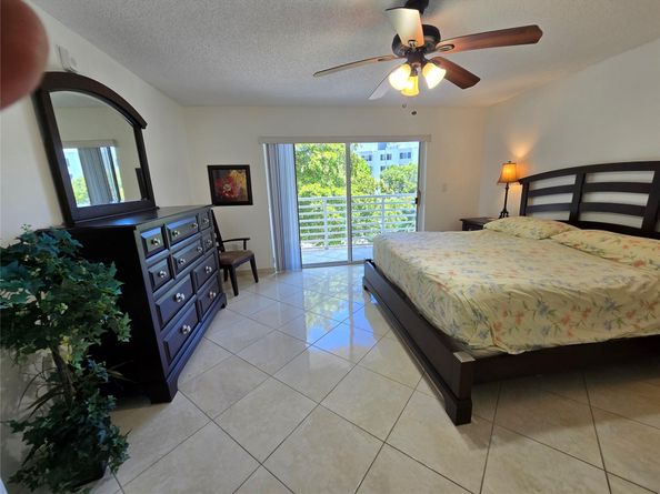 17801 N Bay Rd 301, Sunny Isles Beach FL 33160