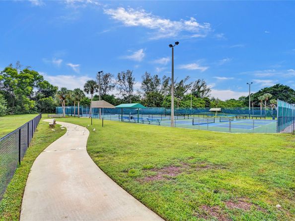 5658 Parkwalk Circle East, Boynton Beach FL 33472