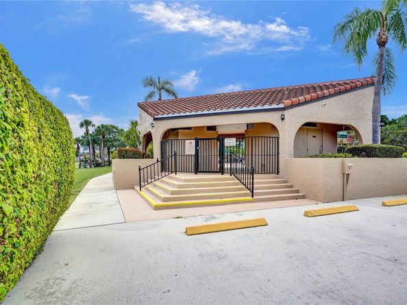5658 Parkwalk Circle East, Boynton Beach FL 33472