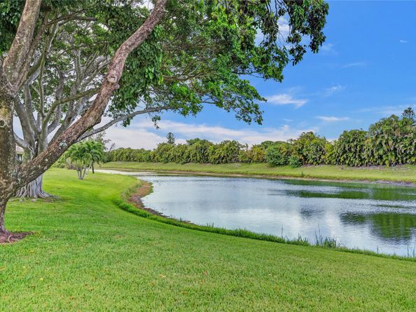 5658 Parkwalk Circle East, Boynton Beach FL 33472