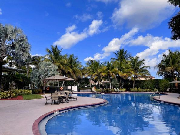 2242 NE 42nd Ave, Homestead FL 33033