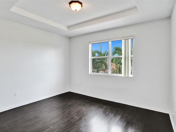 2242 NE 42nd Ave, Homestead FL 33033