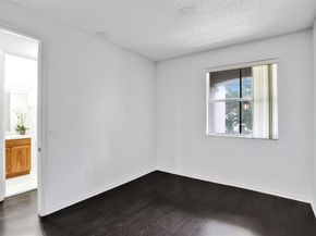 2242 NE 42nd Ave, Homestead FL 33033