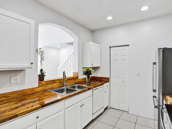 2242 NE 42nd Ave, Homestead FL 33033