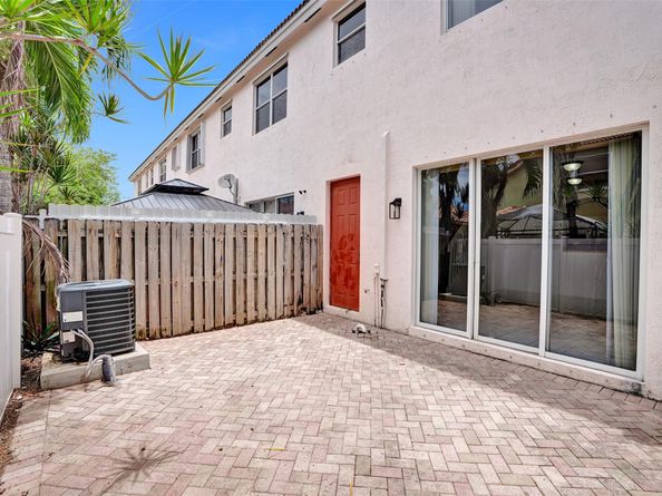 2242 NE 42nd Ave, Homestead FL 33033