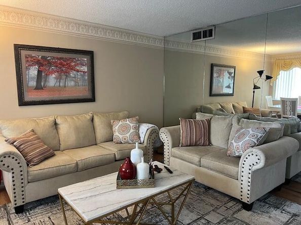 3400 Springdale 303 Boulevard 303, Palm Springs FL 33461
