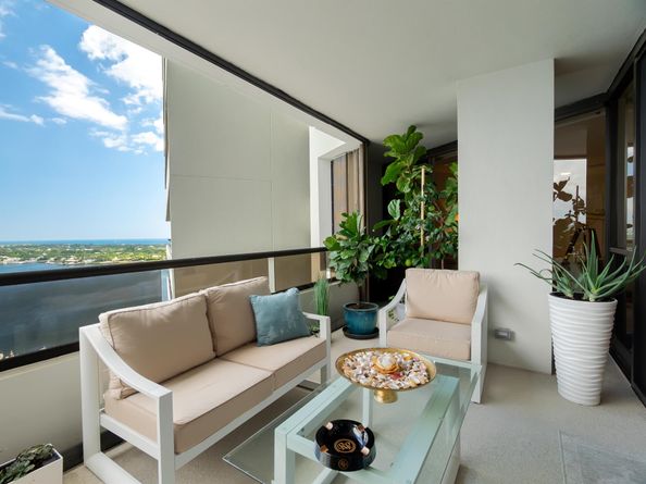 100 Lakeshore Drive 1954, North Palm Beach FL 33408