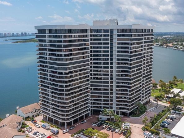 100 Lakeshore Drive 1954, North Palm Beach FL 33408