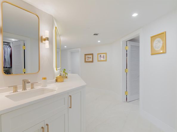 100 Lakeshore Drive 1954, North Palm Beach FL 33408