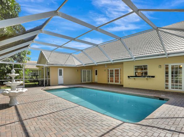 2041 Oakmont Ter, Coral Springs FL 33071