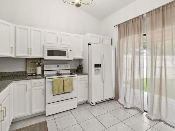 116 Sherwood Circle 7a, Jupiter FL 33458