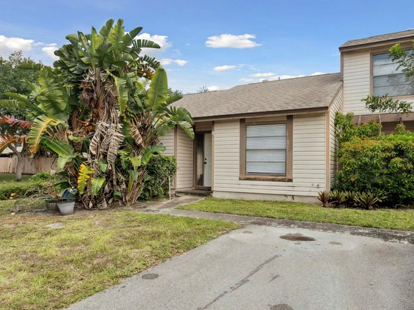 116 Sherwood Circle 7a, Jupiter FL 33458