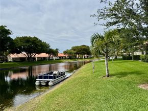 84 Centennial Ct, Deerfield Beach FL 33442