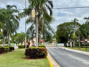 84 Centennial Ct, Deerfield Beach FL 33442