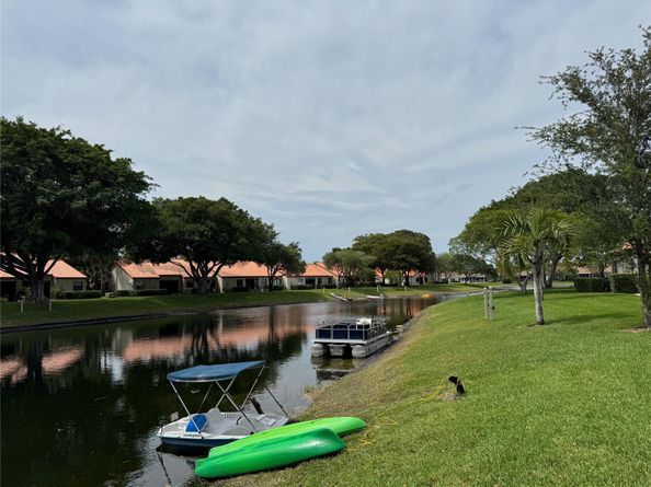 84 Centennial Ct, Deerfield Beach FL 33442