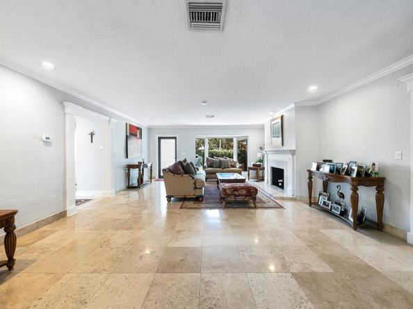 2319 Castilla Isle, Fort Lauderdale FL 33301