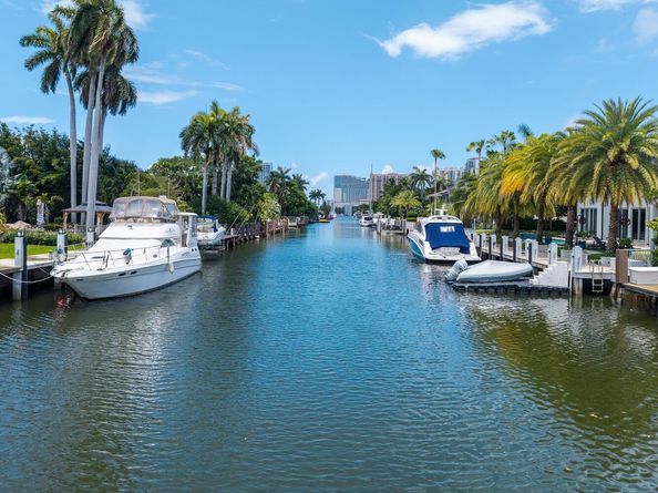 2319 Castilla Isle, Fort Lauderdale FL 33301