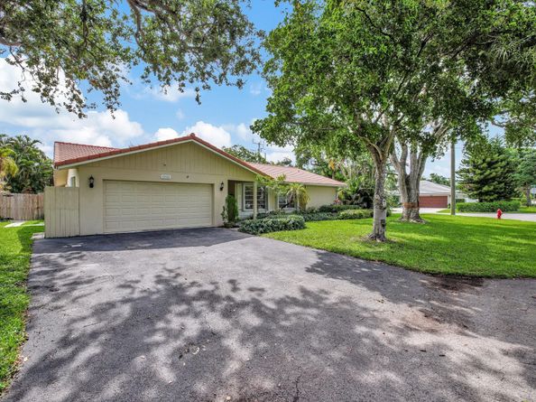 4300 NE 21st Ave, Fort Lauderdale FL 33308