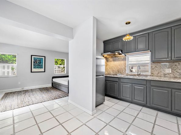 1109 SE 11th Ct, Fort Lauderdale FL 33316