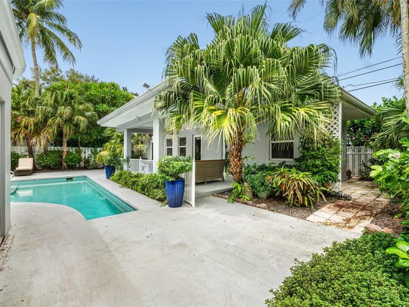 1109 SE 11th Ct, Fort Lauderdale FL 33316