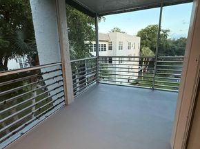 9480 Poinciana Pl 410, Davie FL 33324