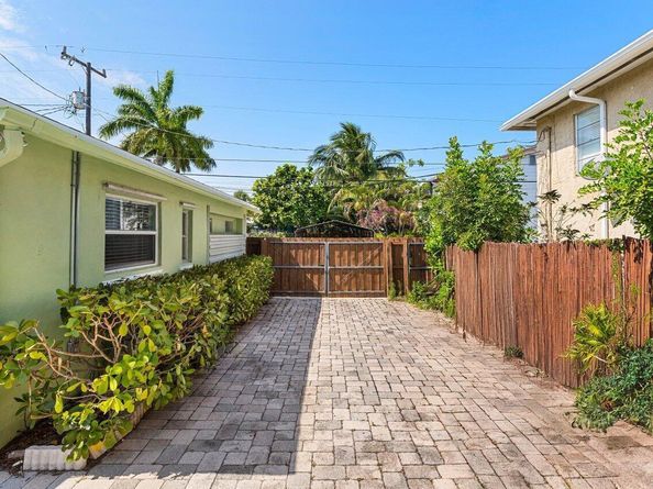 517 29th Street, West Palm Beach FL 33407