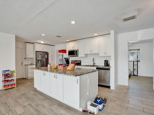 5706 NW 65th Way, Tamarac FL 33321