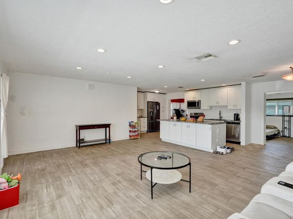 5706 NW 65th Way, Tamarac FL 33321