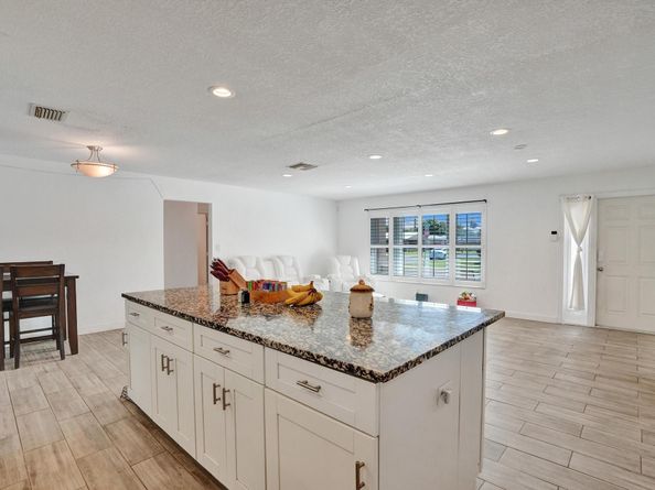 5706 NW 65th Way, Tamarac FL 33321