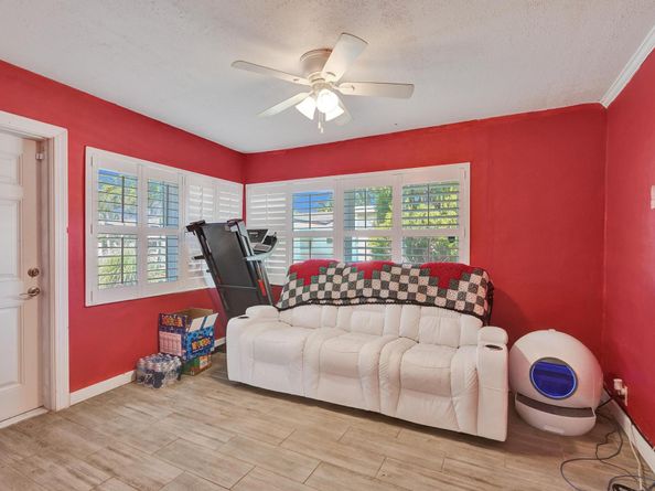 5706 NW 65th Way, Tamarac FL 33321
