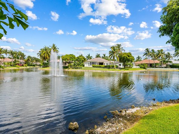 731 Coconut Palm Ter, Plantation FL 33324
