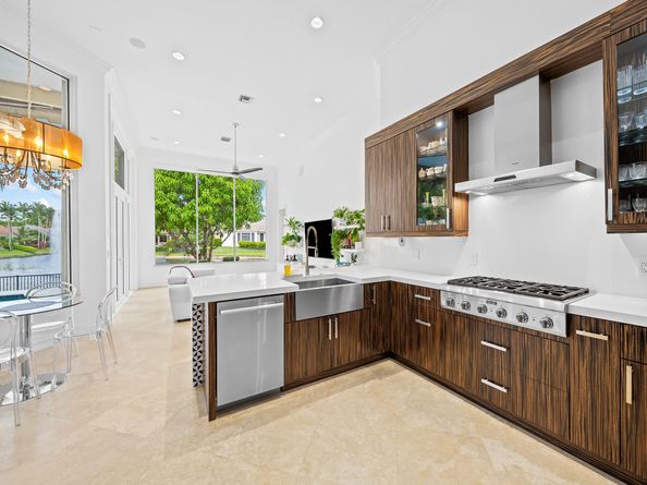 731 Coconut Palm Ter, Plantation FL 33324