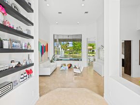731 Coconut Palm Ter, Plantation FL 33324